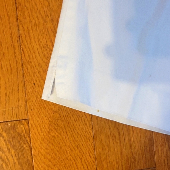 Clio white linen stretch Knee knocker pants with side zipper closure. Size 10. - Picture 2 of 4